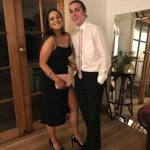 Meet your Posher, Chloe